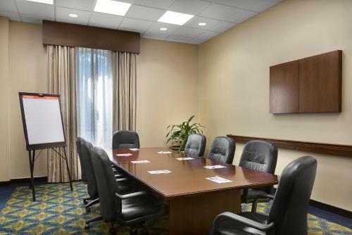 Hotel Hampton Inn Belmont At Montcross