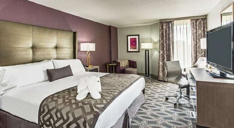 Crowne Plaza Saddle Brook, An Ihg Hotel