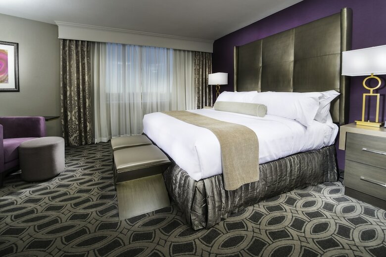 Crowne Plaza Saddle Brook, An Ihg Hotel
