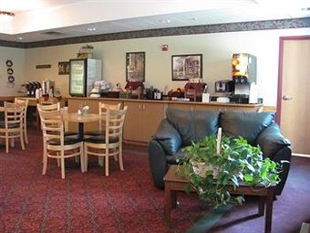 Hotel Dollinger's Inn & Suites