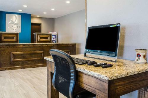 Hotel Americas Best Value Inn Great Bend