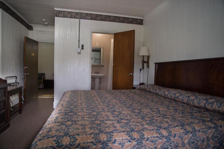 Rosemount Motel