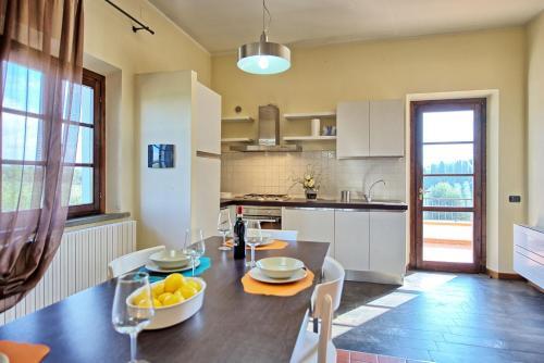 Canneto Apartment Sleeps 10 Pool Air Con Wifi