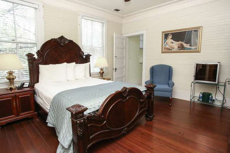 Bed & Breakfast Coombs Inn And Suites