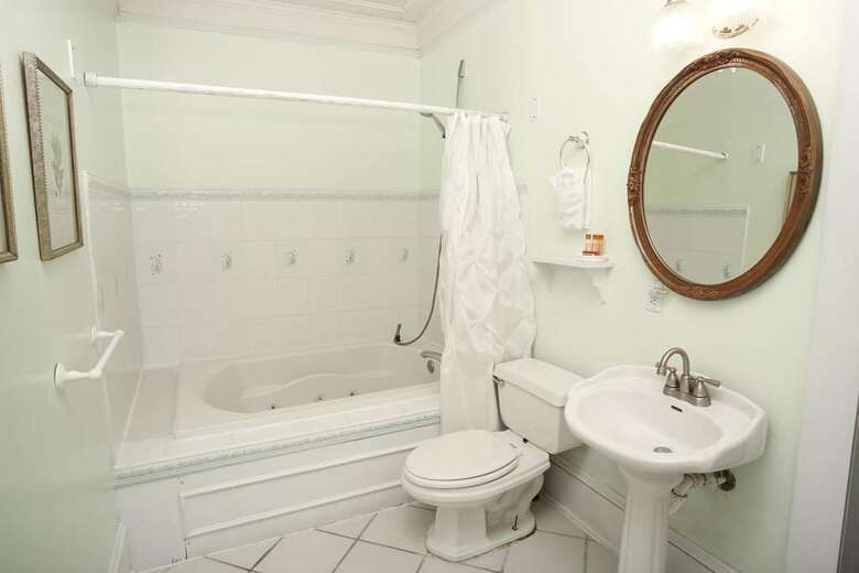 Bed & Breakfast Coombs Inn And Suites