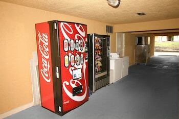 Hotel Regency Inn And Suites