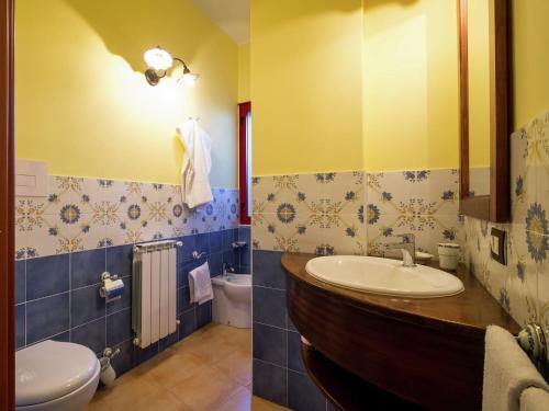 Sun-drenched Estate Close To Sciacca Just 7km From The Beach