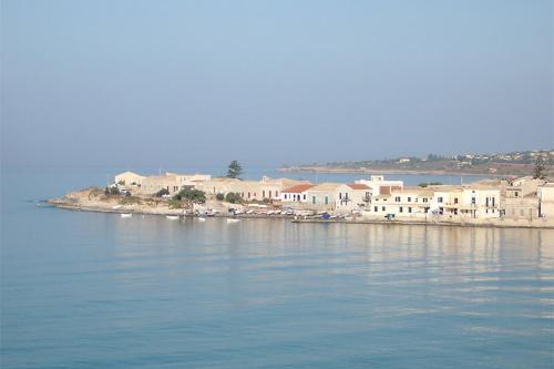 Zona Portuale Villa Sleeps 6 Air Con Wifi