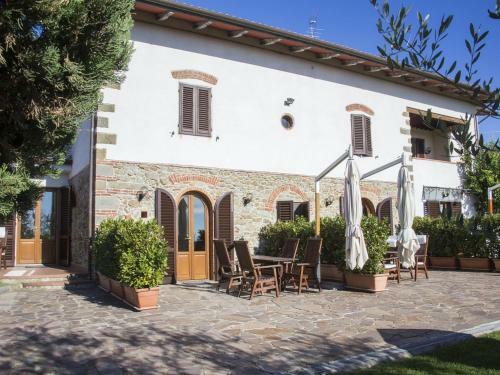 Modern Apartment In Larciano With Swimming Pool