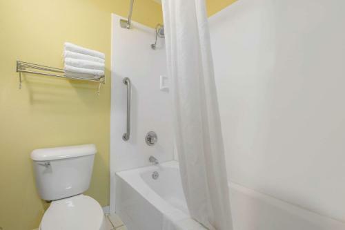 Hotel Econo Lodge Inn & Suites Triadelphia