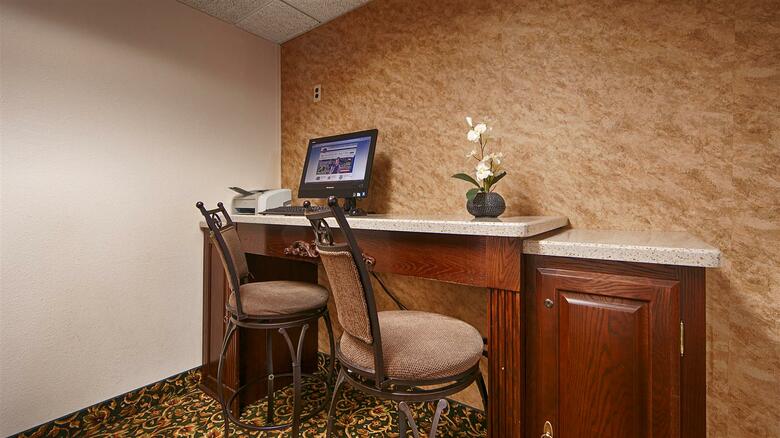 Hotel Best Western Huntington Mall Inn