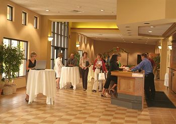 Hotel Cedar Shore Resort - Oacoma