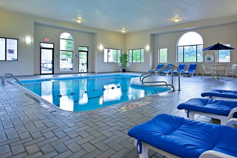 Holiday Inn Express Hotel Pittsburgh-north/harmarville