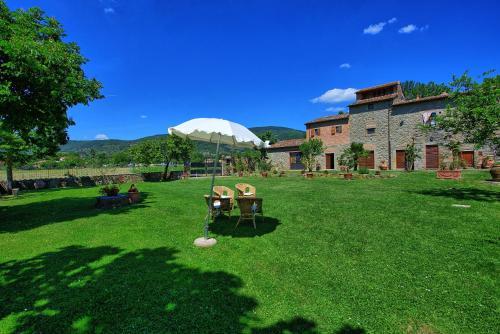 Cortona Apartment Sleeps 18 Pool Air Con Wifi