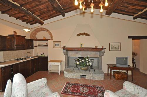 Cortona Apartment Sleeps 18 Pool Air Con Wifi