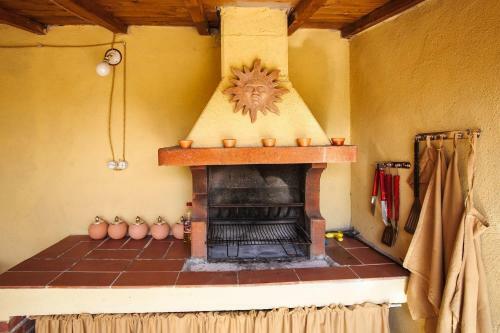 Anatraia Apartment Sleeps 6 Pool Air Con Wifi