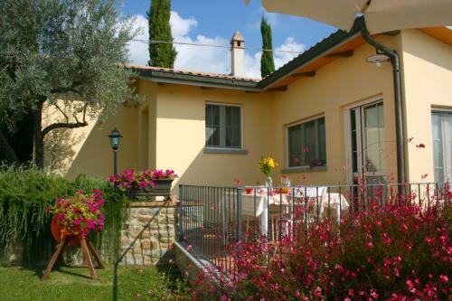 Il Borgo Villa Sleeps 3 Pool Air Con Wifi