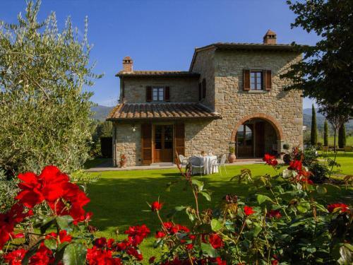 Spacious Villa In Cortona Tuscany With Swimming Pool