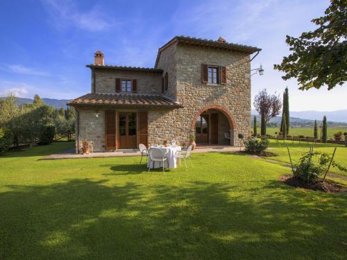 Spacious Villa In Cortona Tuscany With Swimming Pool
