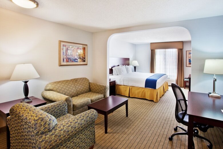 Holiday Inn Express Hotel & Suites Bremen