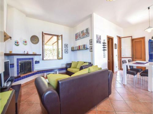 Four-bedroom Holiday Home In Custonaci