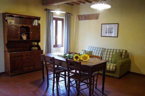 Dolciano Villa Sleeps 4 Pool Wifi