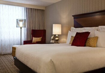 Hotel Renaissance Chicago Northshore