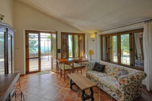 Fabro Villa Sleeps 10 Pool Wifi