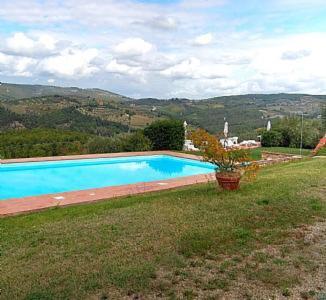 Piazza Al Serchio Villa Sleeps 2 Pool Wifi