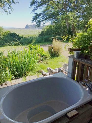 Bed & Breakfast China Beach Retreat