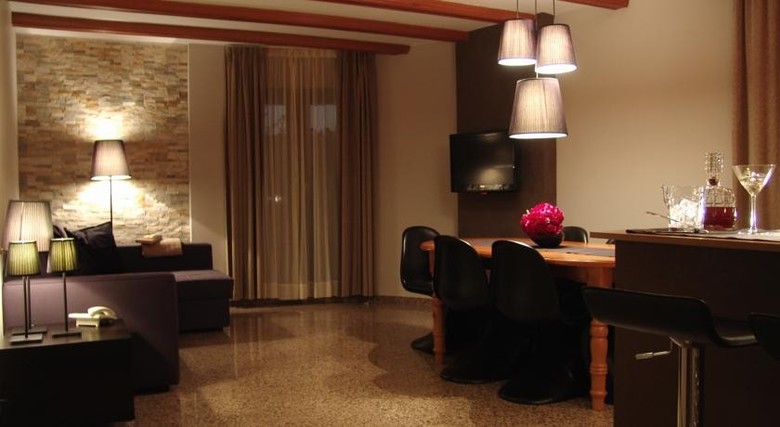 Casa Vella Aparthotel