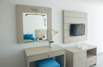 Hotel Limanaki Beach