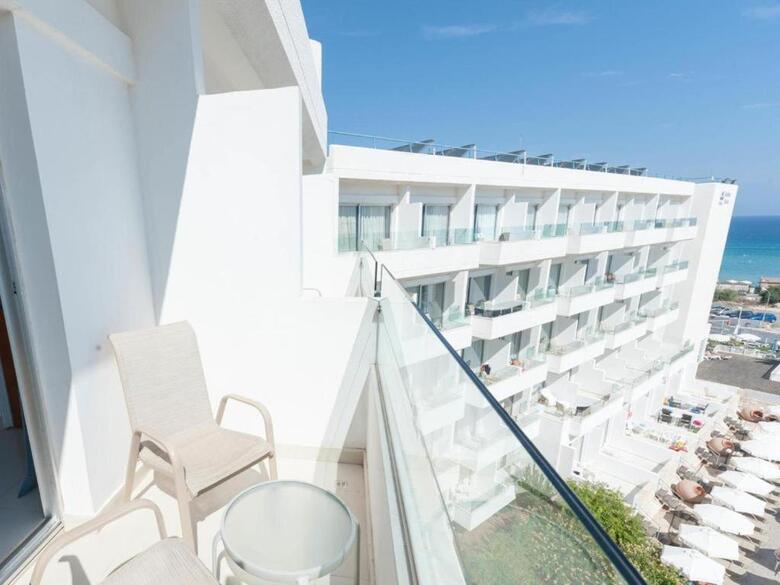Hotel Odessa(.)