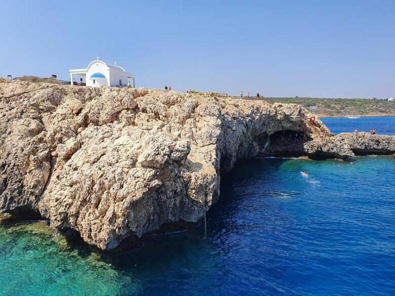 Hotel Odessa(.)