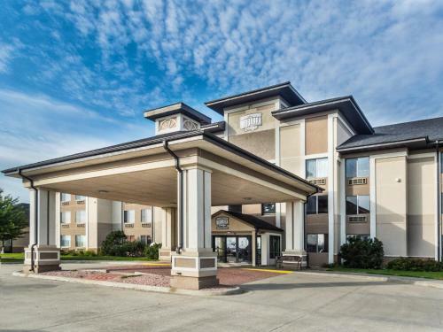 Valentine's Niobrara Lodge