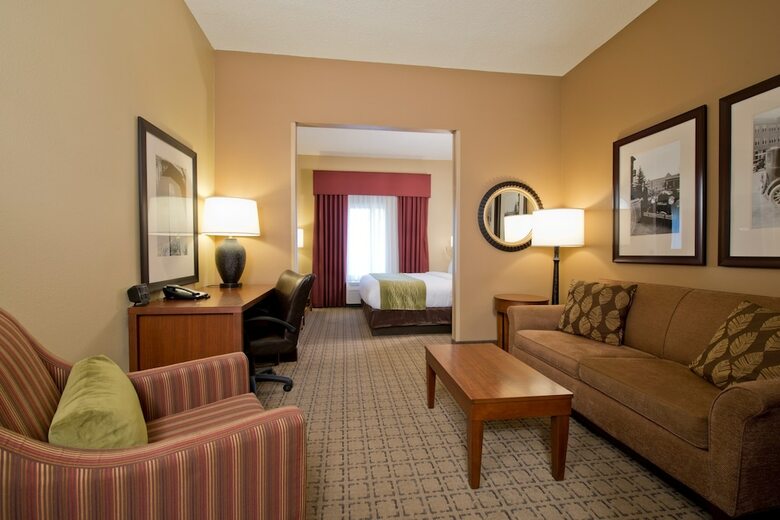 Hotel Comfort Suites Starkville