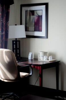 Americinn Hotel And Suites Pella