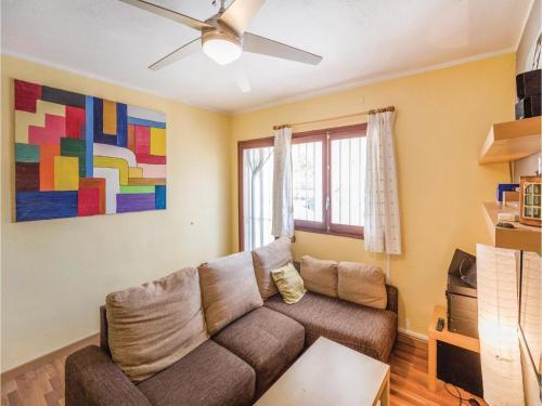 Six-bedroom Holiday Home In Calafat