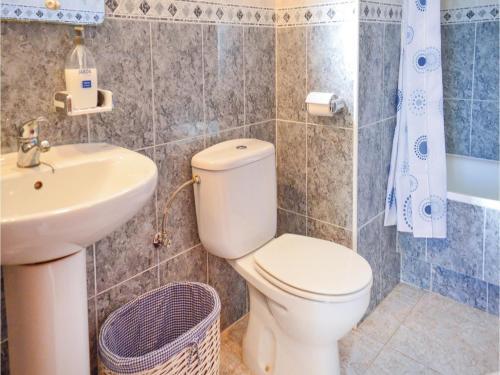 Three-bedroom House In Camposol