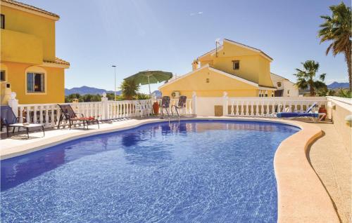 Three-bedroom House In Camposol