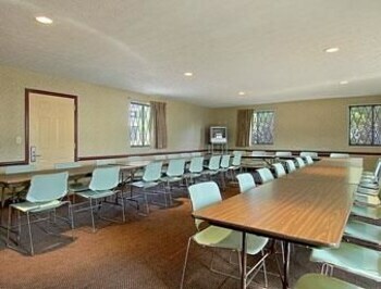 Motel Travelodge Parkersburg