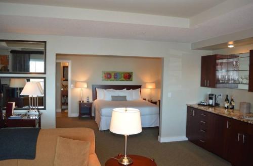 Hotel Whale Cove Inn