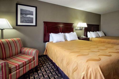 Hotel Econolodge Inn & Suites