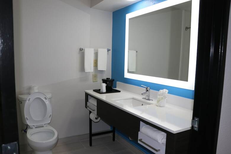 Hotel Quality Inn And Suites