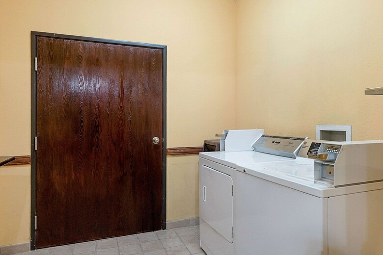 Hotel Quality Inn And Suites