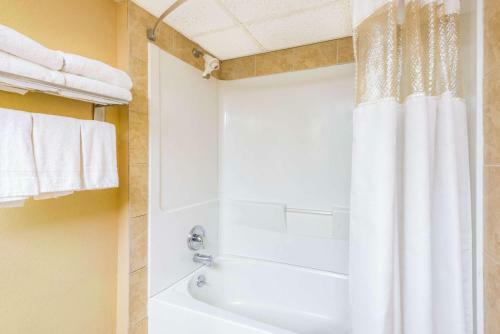 Hotel Ramada By Wyndham West Atlantic City
