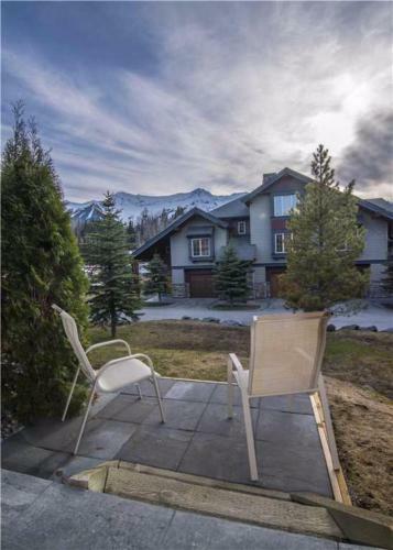 Hotel Pinnacle Ridge Chalets By Fernie Lodging Co