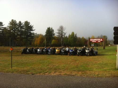 Hotel Hiawatha Lodge Inn