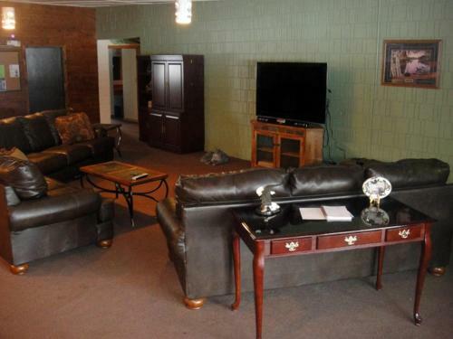Hotel Hiawatha Lodge Inn