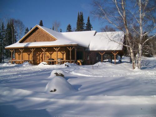 Hotel Bakers Narrows Lodge And Conference Center